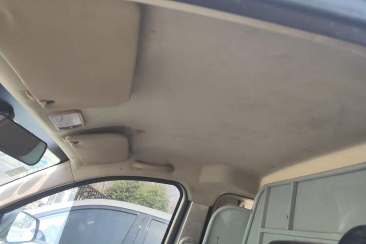 Used Wuling Hongguang V 2019 1.5L Base Window-Sealed Vehicle China VI LAR Headliner