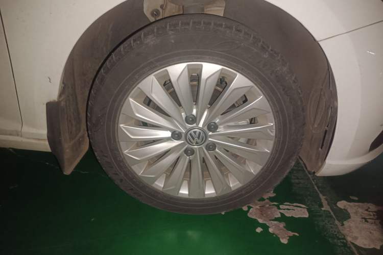 Used Volkswagen Lavida 2019 1.5L Automatic Comfort Edition China VI Standard Right Front Wheel Hub