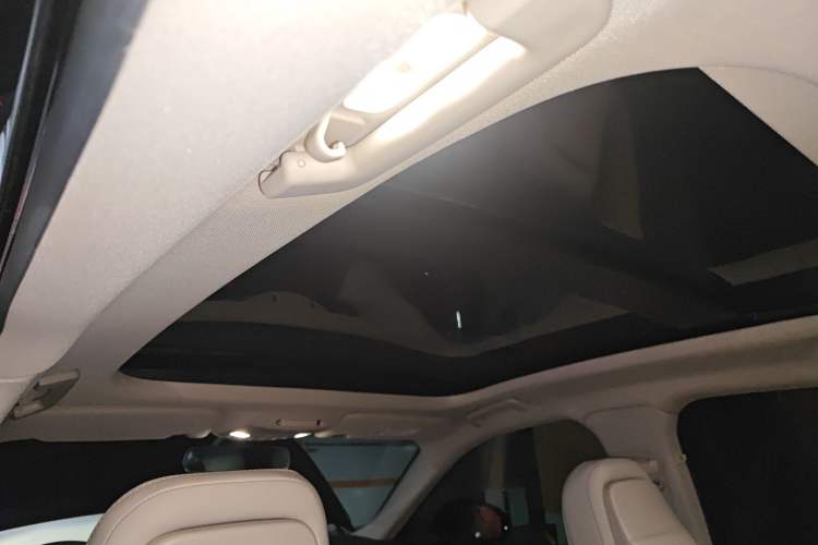 Used Lincoln Continental 2019 2.0T Two-Wheel Drive Luxury Edition China V Standard