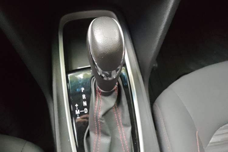 Used Chevrolet Monza 2019 Redline 320T Dual-Clutch Joyful Edition China VI Standard Gear Lever