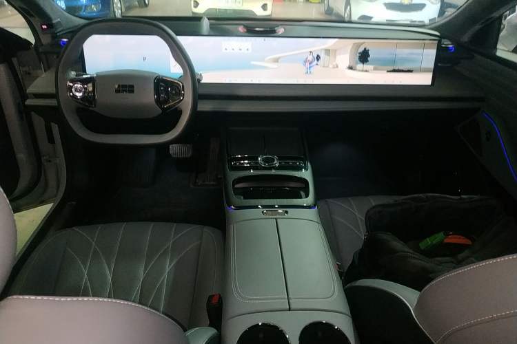 Used Geely Galaxy E8 2025 700 km Long-Range Intelligent Driving Version