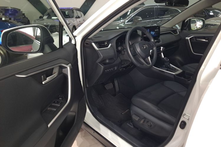 Used Toyota Wildlander 2023 2.0L CVT Four-Wheel Drive Luxury PLUS Edition
