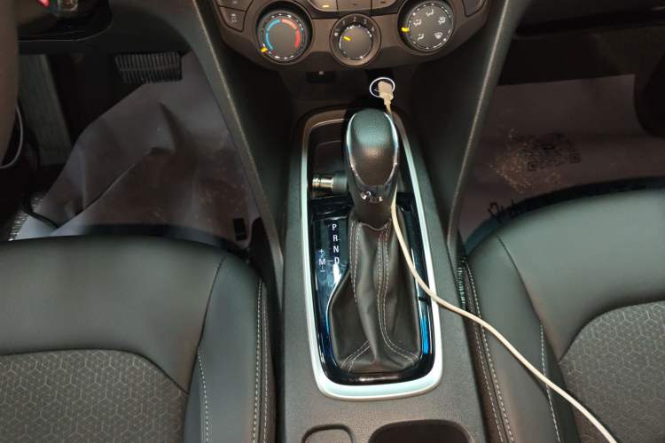 Used Chevrolet Cavalier 2019 320 Automatic Xinyue Edition Gear Lever