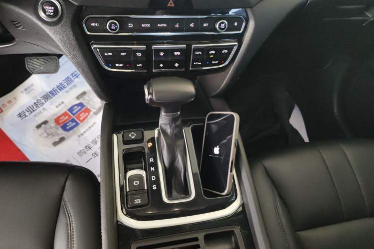 Used GAC Trumpchi GS7 2017 280T Two-Wheel Drive Luxury Model Gear Lever