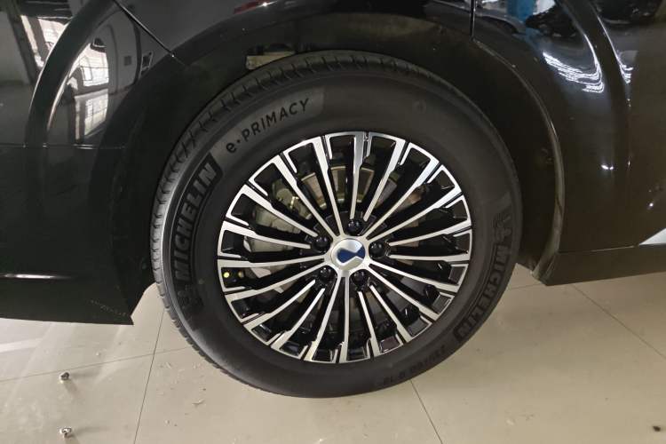 Used Denza D9 2022 DM-i 970 Four-Wheel Drive Prestige Model
