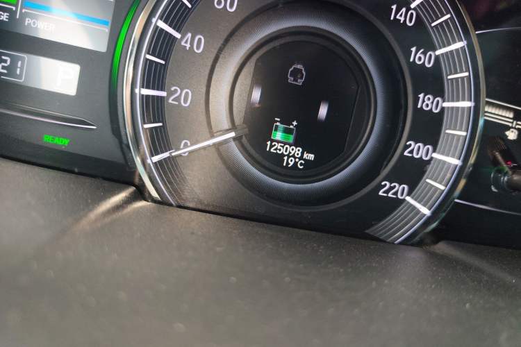 Used Honda Elysion 2019 2.0L Hybrid Comfort Edition Odometer Close Up