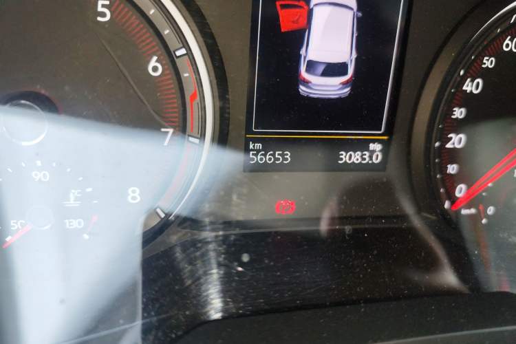 Used Volkswagen Tayron 2020 280TSI Two-Wheel Drive Luxury Connect Edition Odometer Close Up