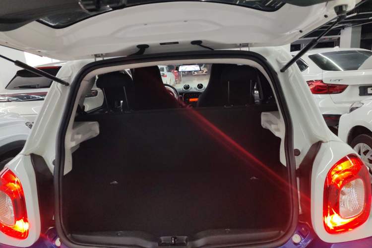 Used smart forfour 2018 1.0L 52 kW Dynamic Edition
