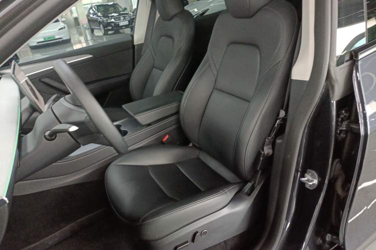 Used Tesla Model Y 2024 Rear-Wheel-Drive Version Left Front Seat