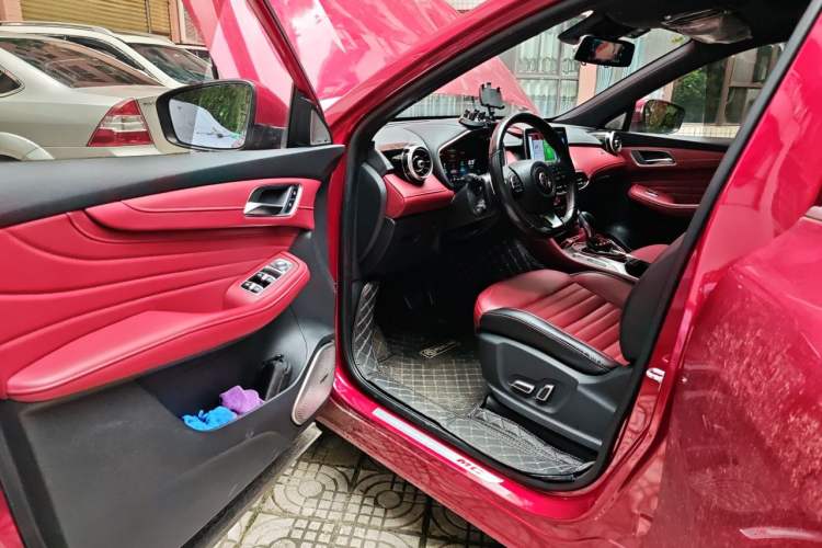 Used MG HS 2018 30T Automatic All-Wheel Drive Trophy Hormone-Infused Version China V Standard
