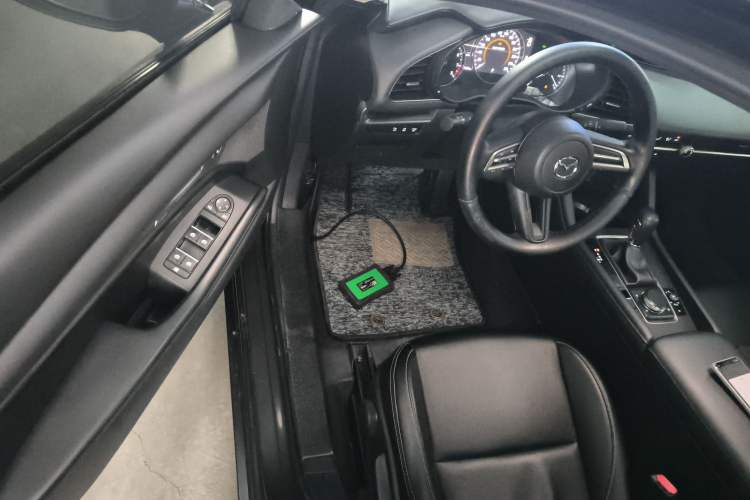 Used Mazda 3 Axela 2021 1.5L Automatic ZhiMei Edition Driver Seat