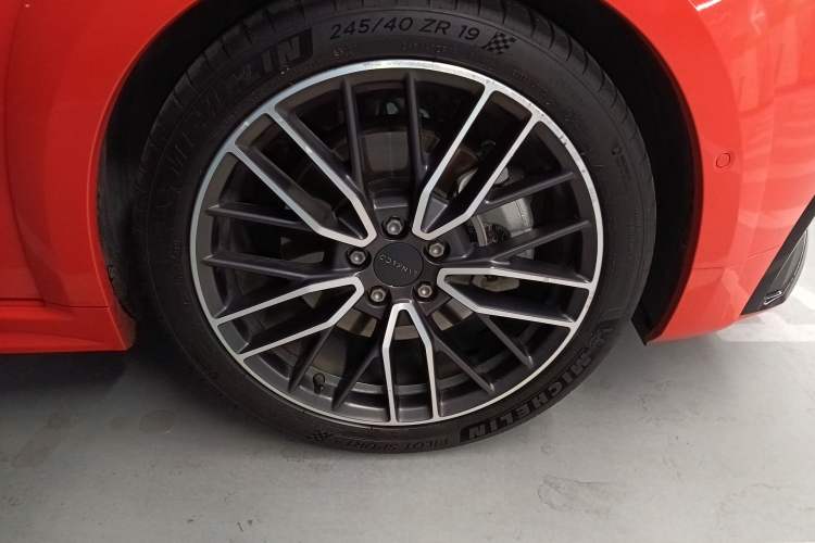 Used Lynk & Co 02 Hatchback 2021 2.0TD Halo Driving Control Kit Edition Right Front Wheel Hub