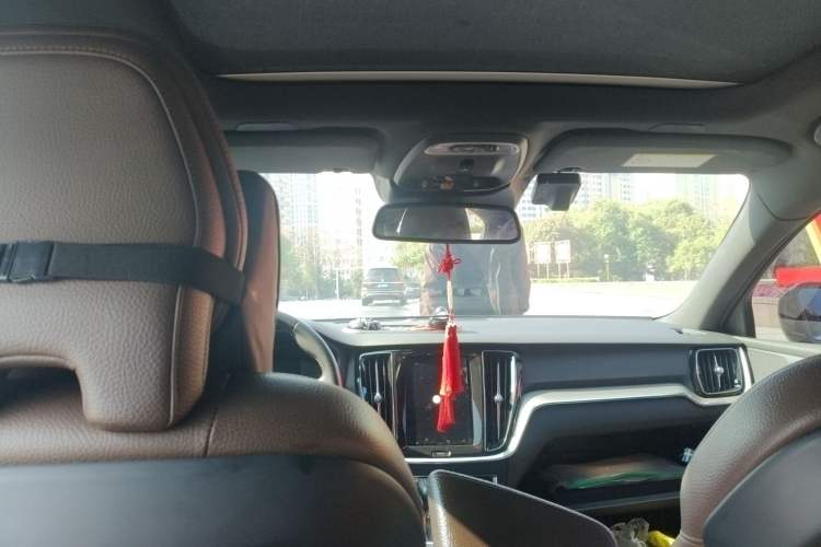 Used Volvo S60 2021 T4 Zhiyi Luxury Edition
