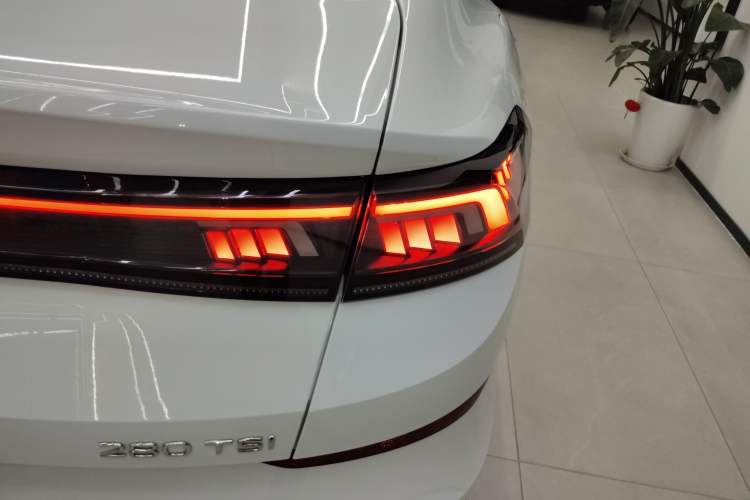 Used Volkswagen Lamando 2024 Lavida L 280TSI DSG Cool & Spicy Edition
