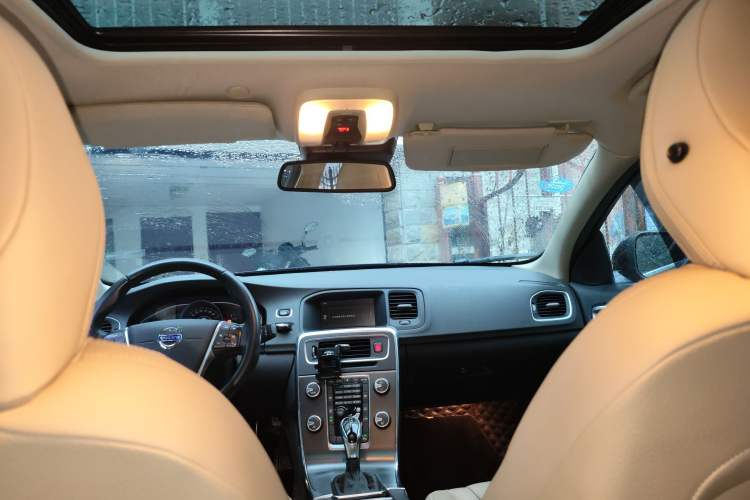 Used Volvo S60 2014 T5 Zhiyi Edition