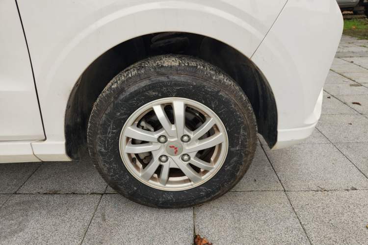 Used Wuling Hongguang 2018 1.5L S Comfort Model L2B Exterior 1