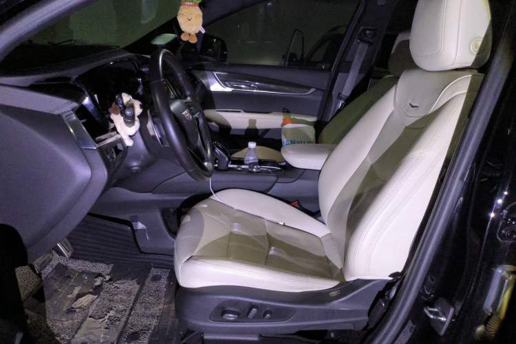 Used Cadillac XT6 2020 28T Six-Seater Four-Wheel-Drive Luxury Sport Vehicle Left Front Seat