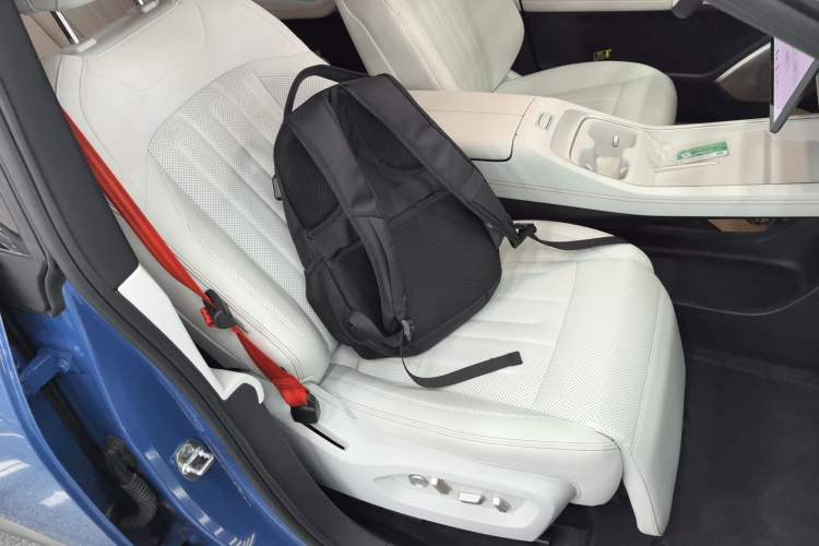 Used ONVO L60 2024 60 kWh Rear-Drive Version
