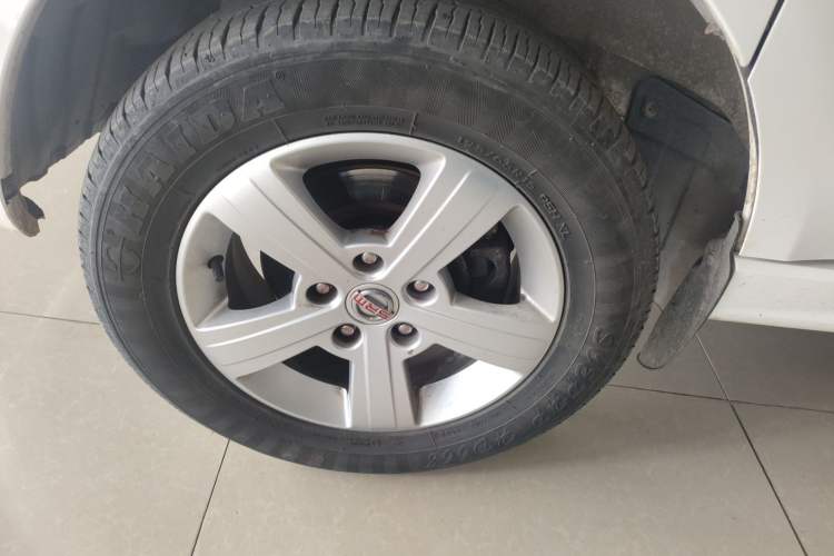 Used Jinbei Gold Hiace 2021 1.5L Passenger Van Travel Lion 6-Seater Left Front Wheel Hub