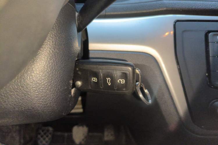 Used Volkswagen Lavida 2019 Lavida Start 1.5L Manual Fashion Edition China VI Standard Vehicle Key