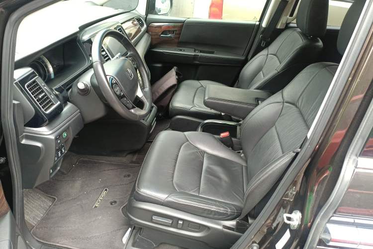 Used Honda Elysion 2016 2.4L Luxury Edition