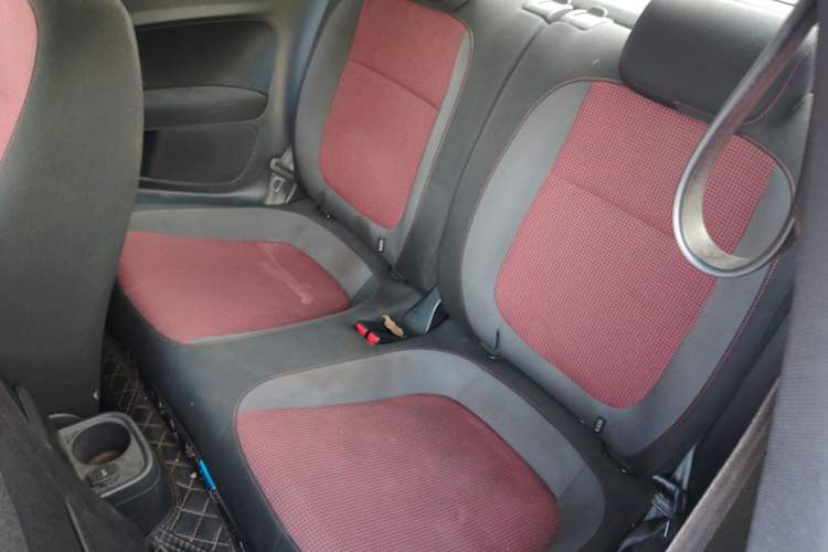 Used Volkswagen Beetle 2015 180TSI model
