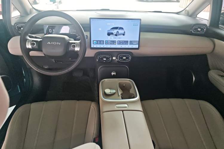 Used AION UT 2025 420 Prestige Edition Center Console