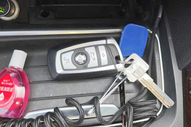 Used BMW 3 Series 2013 320Li Luxury Design Package
