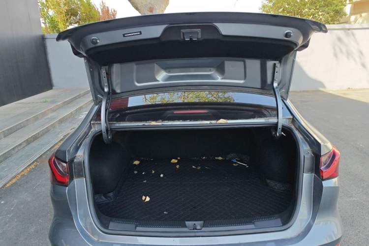 Used Roewe i5 2023 1.5L CVT Luxury Edition Trunk