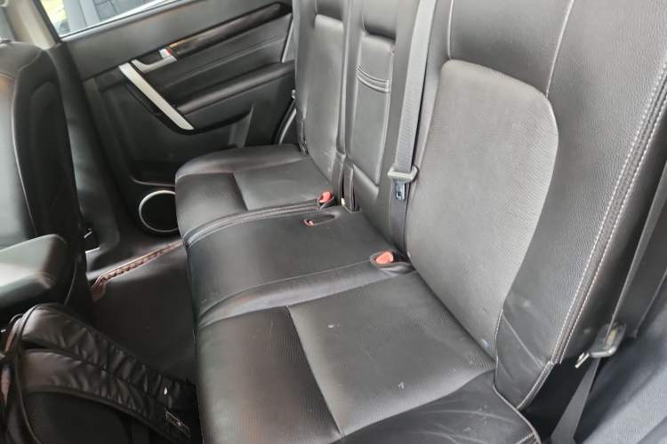 Used Chevrolet Captiva 2017 2.4L 4x4 Flagship Edition 7-Seater
