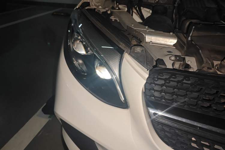 Used Mercedes-Benz GLC Coupe 2017 GLC 300 4MATIC Coupe SUV Right Front Headlight