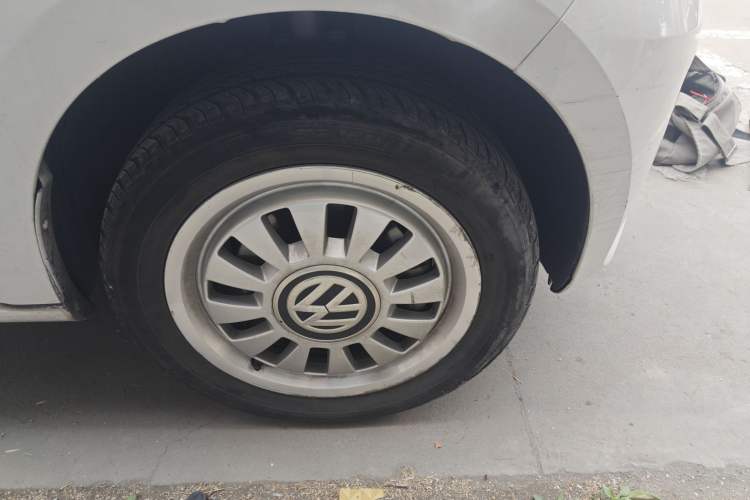 Used Volkswagen up! 2015 1.0L move up!
