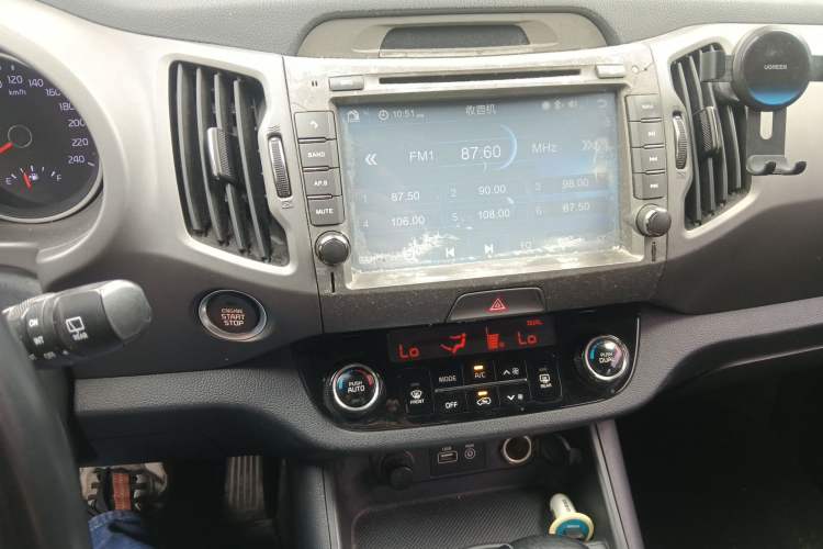 Used Kia Sportage R 2015 2.0L Automatic Two-Wheel Drive DLX Model Audio And AC Panel