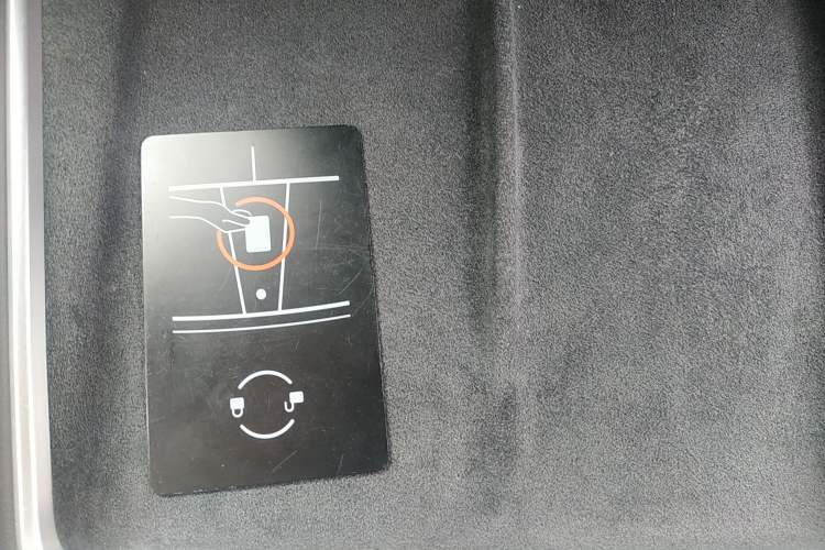 Used Tesla Model Y 2026 Rear-Drive Model Vehicle Key