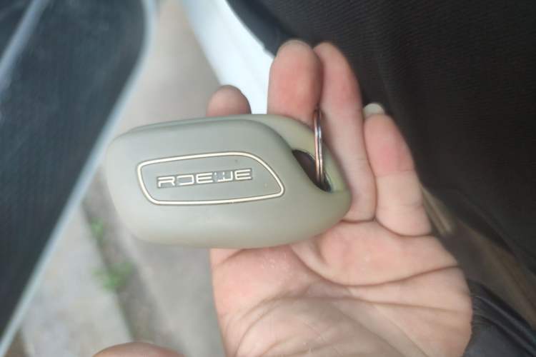 Used Roewe Clever 2021 302 km New Four-Seater Super-Efficient Version
