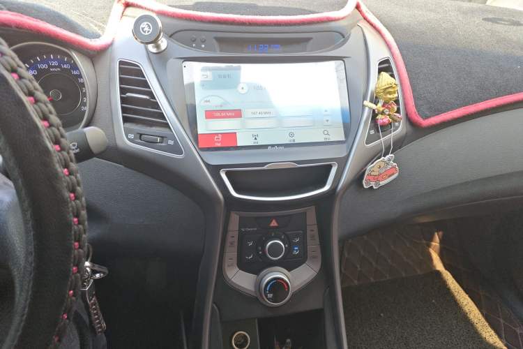 Used Hyundai Elantra (5th Generation / Langdong) 2016 1.6L Automatic Smart Version Audio And AC Panel