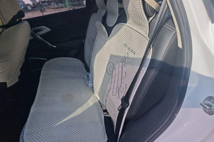 Used Geely Auto Emgrand X7 Sport 2016 1.8TD Automatic Smart Model Left Rear Seat