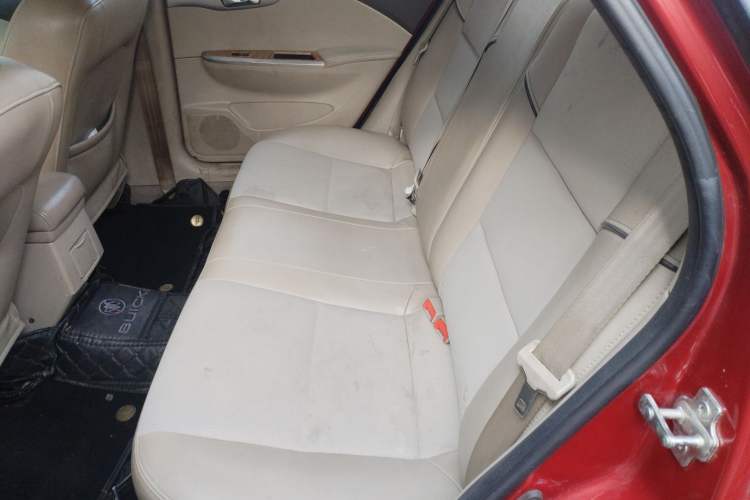 Used Buick Excelle 2015 1.5L Automatic Classic Model
