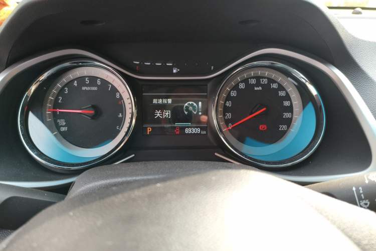 Used Chevrolet Orlando 2018 Redline 530T Automatic Enjoyment Edition (5+2 Model) – China V Standard Odometer Close Up