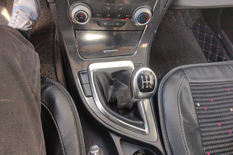 Used Brilliance H530 2014 1.6L Manual Luxury Model
