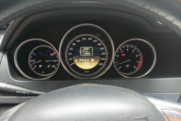 Used Mercedes-Benz C-Class 2010 C 180K Classic model