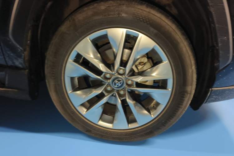 Used Toyota Wildlander 2020 Dual-Motor 2.5L E-CVT Four-Wheel Drive Luxury Edition Right Front Wheel Hub