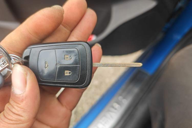 Used Chevrolet Aveo Sonic 2011 Sedan 1.4L MT SL