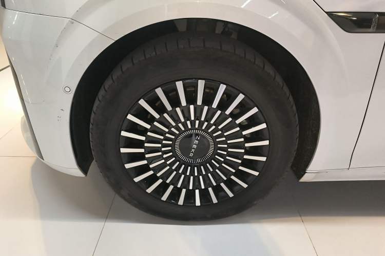 Used Zeekr 009 2022 WE Edition Left Front Wheel Hub