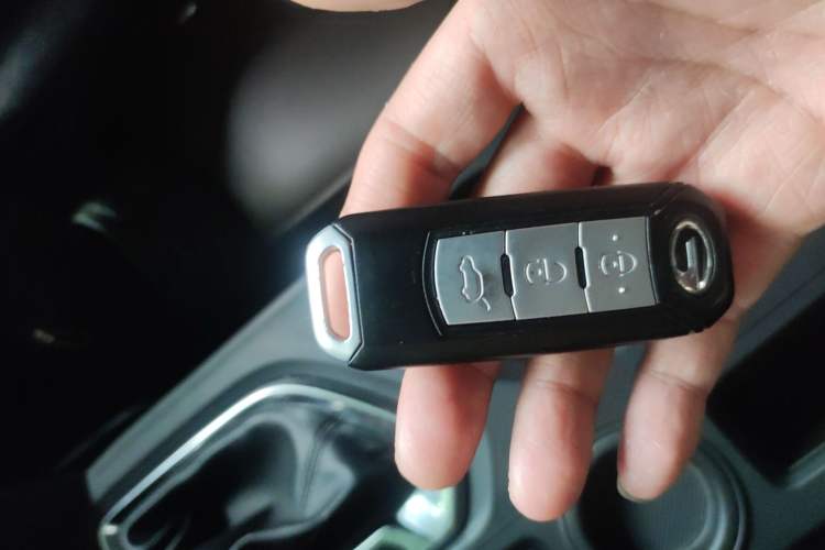 Used GAC Trumpchi GS4 2017 235T Automatic Two-Wheel Drive Luxury Smart Connectivity Version Vehicle Key