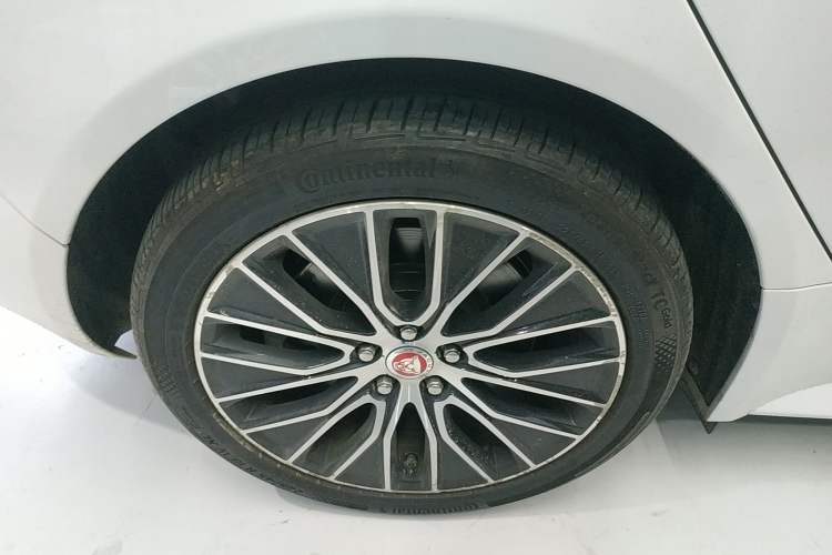 Used Jaguar XE 2018 2.0T 300 PS All-Wheel-Drive R-Sport Sport Edition

