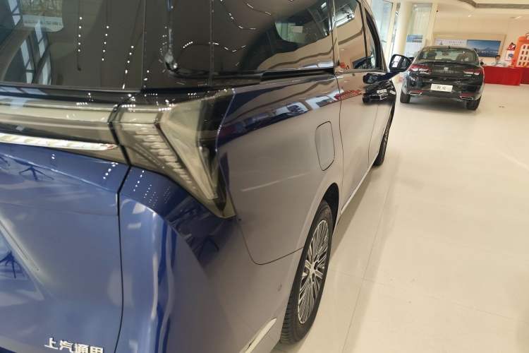 Used Buick GL8 New Energy 2024 Lu Zun Luxury Edition 6-Seater Right Rear Taillight