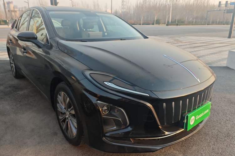 Used Hongqi E-QM5 2022 431 km Charge & Enjoy Edition
