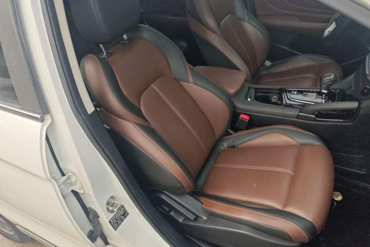 Used Dongfeng Aeolus AX7 2018 Classic 1.6T Automatic Prestige Model
