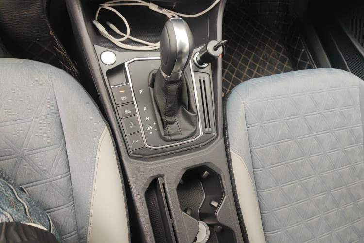 Used Volkswagen Lavida 2023 300TSI DSG Full-Comfort Edition Gear Lever